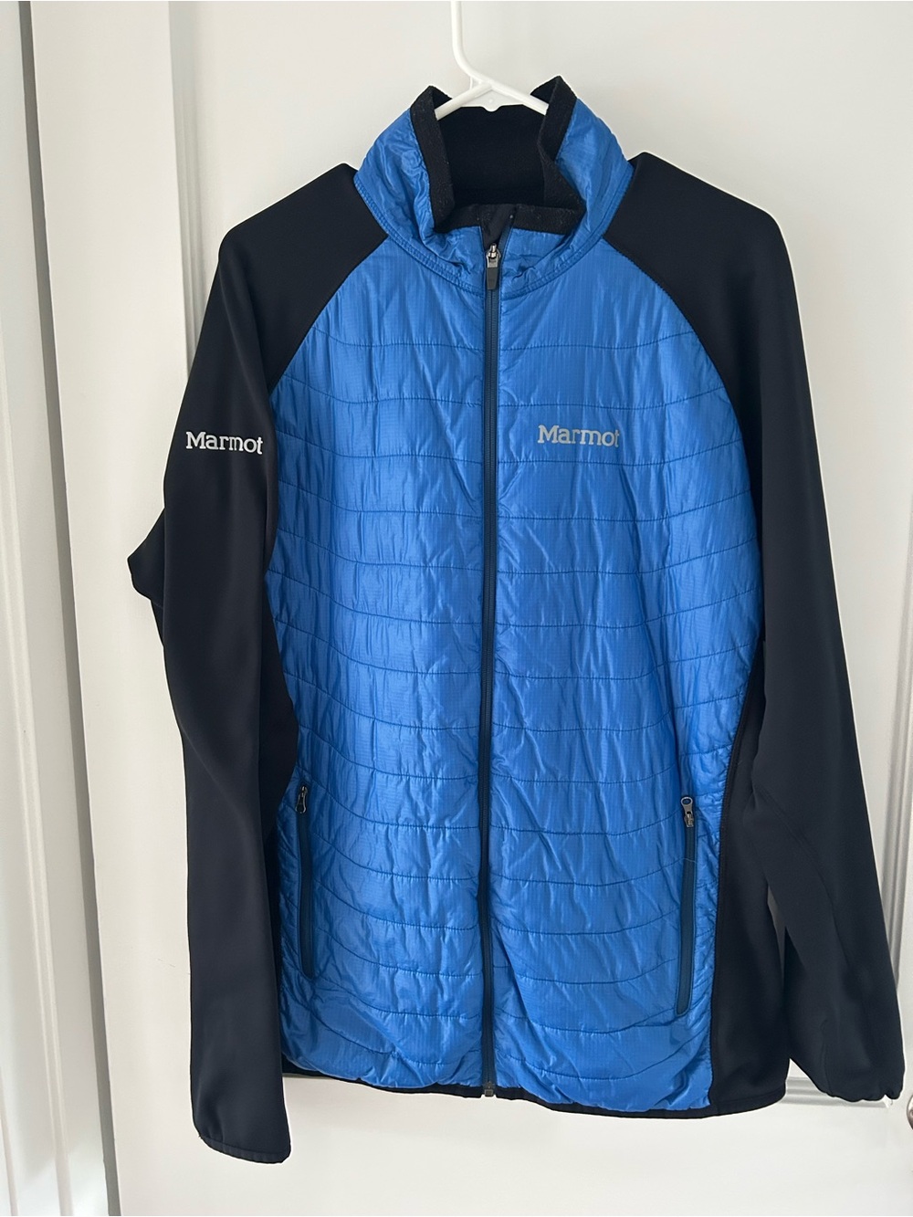 Marmot Blue Quilted Front Black Sleeve Hybrid Jacket